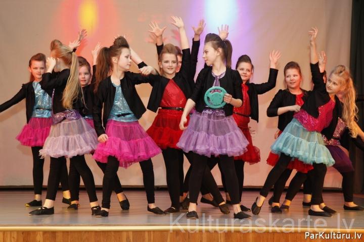 Ventspils bērnu mūsdienu deju kolektīvs "Lāsītes"